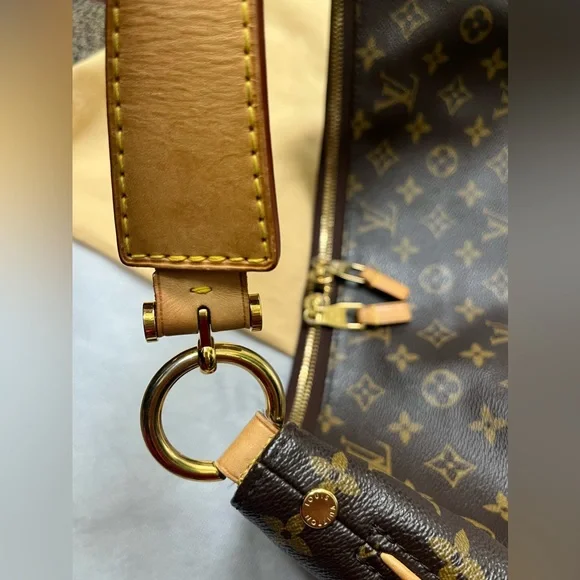 Louis Vuitton Sully - Picture 11 of 13
